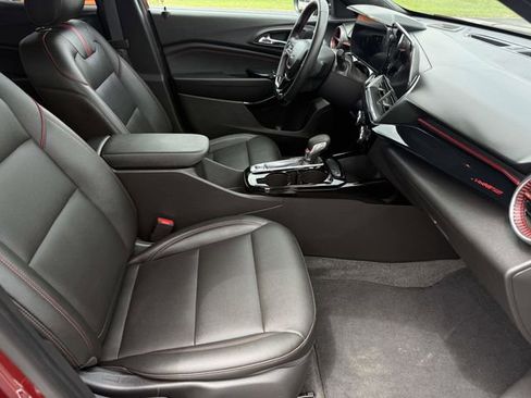 Used 2025 Chevrolet Trax RS w/ Driver Confidence Package image 29