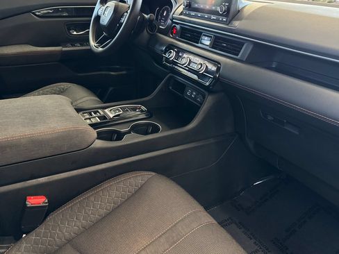 Certified 2025 Honda Pilot Sport image 17
