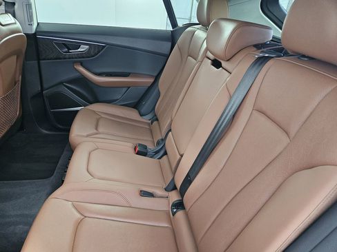 Certified 2022 Audi Q8 Premium Plus AWD/4WD image 37