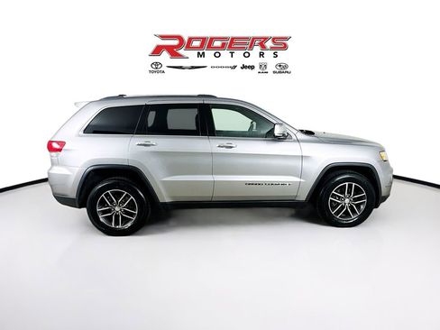 Used 2018 Jeep Grand Cherokee Limited AWD/4WD image 9
