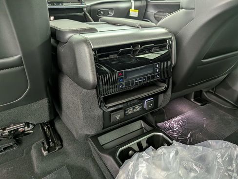 New 2026 Jeep Grand Wagoneer Limited image 34