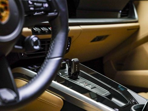 Used 2022 Porsche 911 Turbo image 23