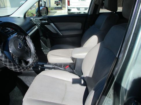 Used 2014 Subaru Forester 2.5i Touring w/ Popular Package #2 AWD/4WD image 14
