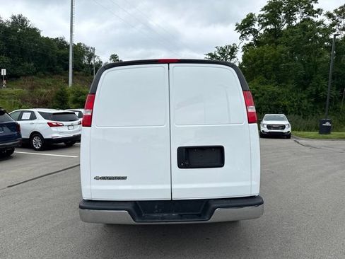 Used 2022 Chevrolet Express 2500 w/ Driver Convenience Package RWD image 6