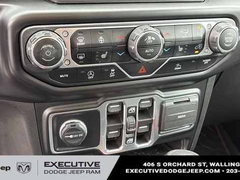 Used 2022 Jeep Gladiator Sport AWD/4WD image 17