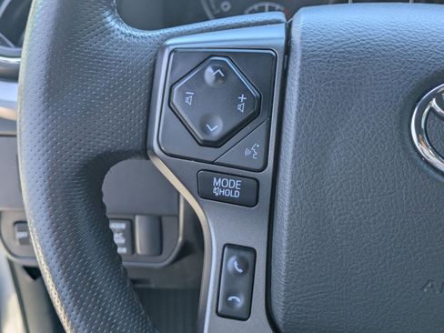Used 2022 Toyota Tacoma TRD Sport w/ Technology Package AWD/4WD image 17