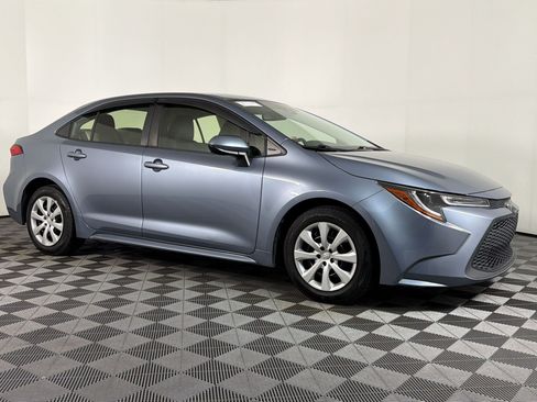 Used 2022 Toyota Corolla LE FWD image 6