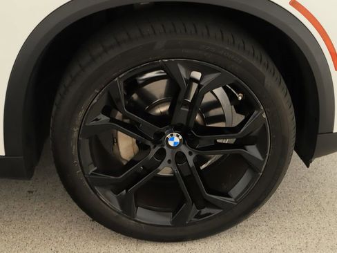 Used 2022 BMW X5 sDrive40i w/ Premium Package RWD image 41