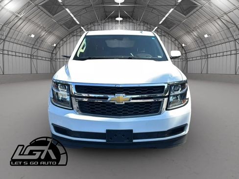 Used 2017 Chevrolet Suburban LS w/ Enhanced Driver Alert Package RWD image 2