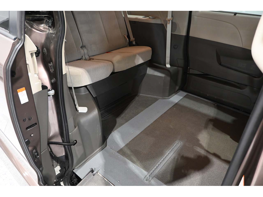 Used 2020 Toyota Sienna LE FWD image 18