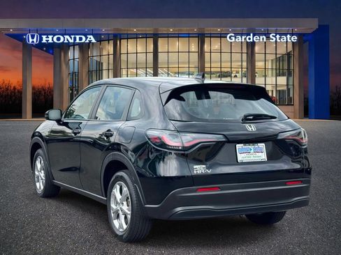 Certified 2024 Honda HR-V LX image 4