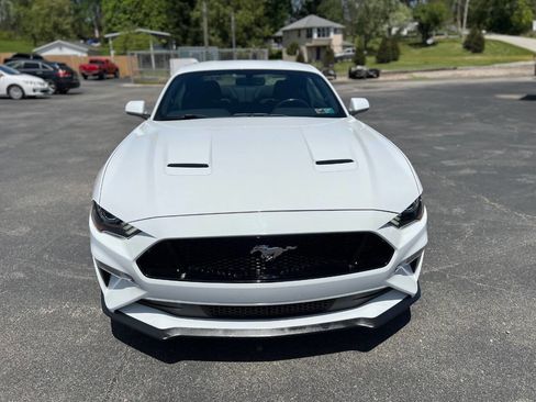 Used 2018 Ford Mustang GT RWD image 2