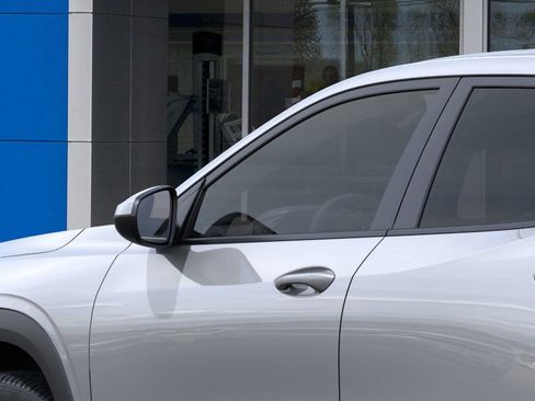 New 2026 Chevrolet Trax LS image 12