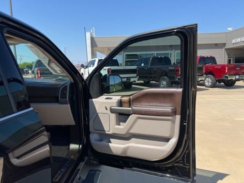 Used 2019 Ford F150 Limited image 38