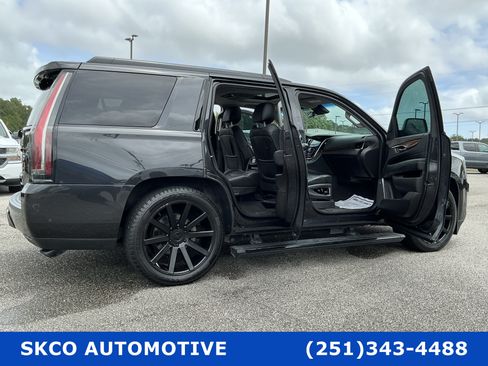 Used 2019 Cadillac Escalade Premium Luxury RWD image 34