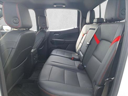 Used 2024 Chevrolet Colorado Z71 w/ Z71 Convenience Package 2 image 15