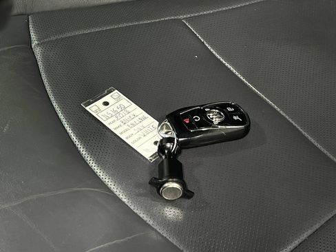 Used 2018 Buick Enclave Essence AWD/4WD image 42