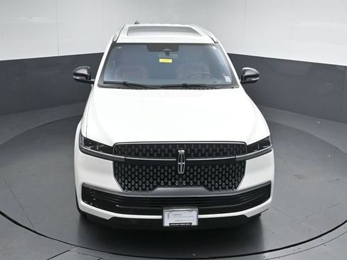 Certified 2025 Lincoln Navigator Reserve AWD/4WD image 48