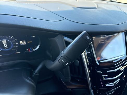 Used 2018 Cadillac Escalade Premium Luxury AWD/4WD image 21