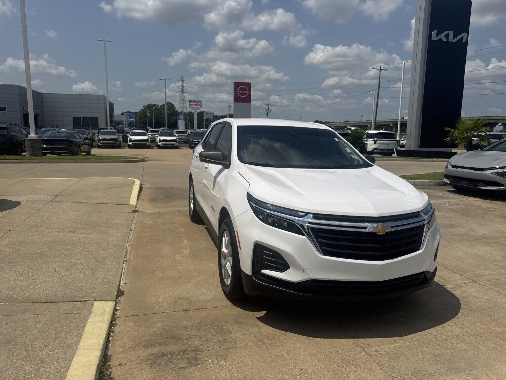 Used 2024 Chevrolet Equinox LS FWD image 8