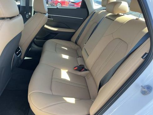 Certified 2025 Hyundai Sonata Limited FWD image 19