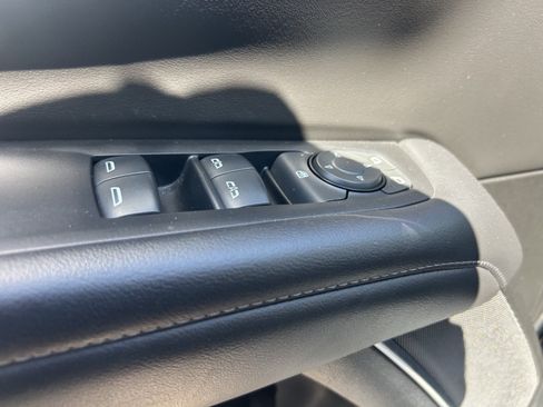 Certified 2025 Chevrolet Suburban Z71 AWD/4WD image 30