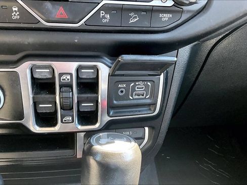 Used 2021 Jeep Wrangler Unlimited Sahara AWD/4WD image 31