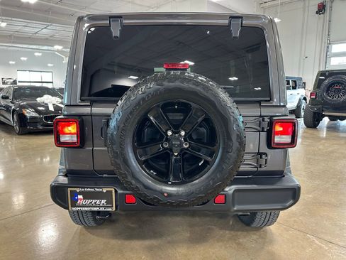 Used 2021 Jeep Wrangler Unlimited Sahara image 7