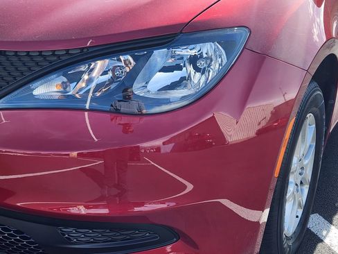 New 2026 Chrysler Voyager LX FWD image 8