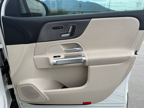 Certified 2020 Mercedes-Benz GLB 250 4MATIC image 16