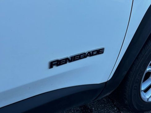 Used 2021 Jeep Renegade Latitude image 15
