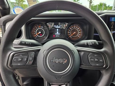 Used 2024 Jeep Gladiator Sport AWD/4WD image 20