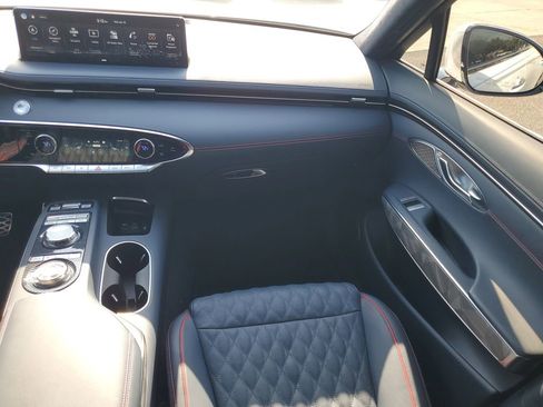 Used 2024 Genesis GV70 3.5T Sport w/ Sport Advanced Package image 27