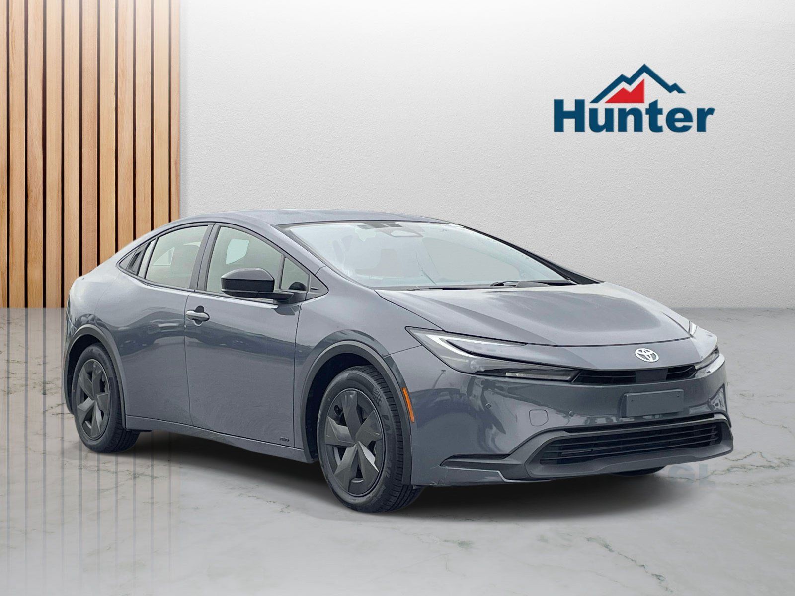 Used 2025 Toyota Prius LE AWD/4WD image 1