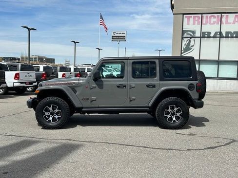 Used 2022 Jeep Wrangler Unlimited Rubicon w/ LED Lighting Group AWD/4WD image 3