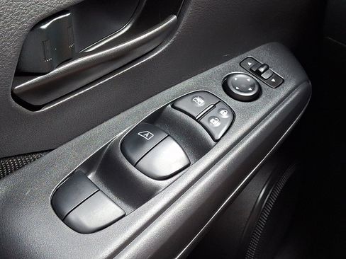 Certified 2025 Nissan Kicks Play S FWD image 26