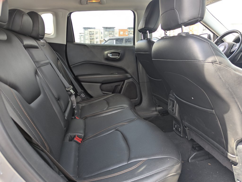 Used 2018 Jeep Compass Limited w/ Navigation Group AWD/4WD image 28