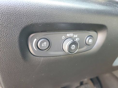 Used 2020 Chevrolet Traverse LT FWD image 10
