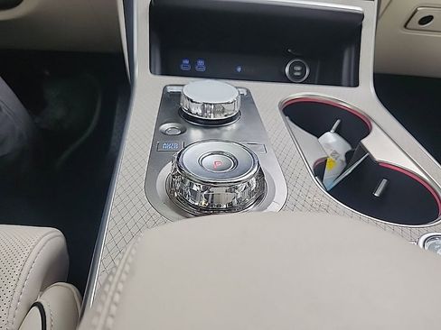 Certified 2026 Genesis GV80 3.5T Prestige AWD/4WD image 25