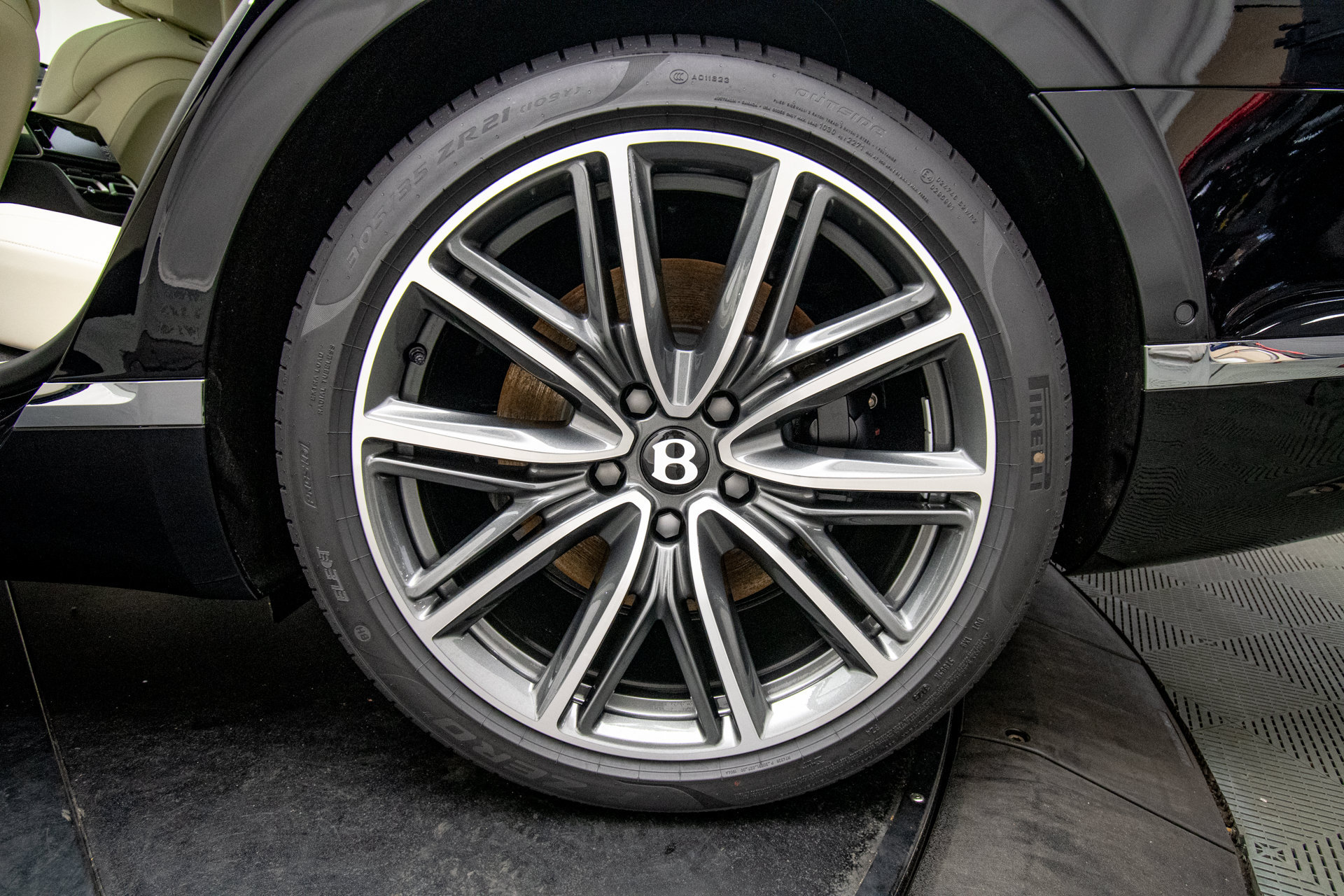 New 2026 Bentley Flying Spur V8 AWD/4WD image 40
