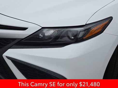 Used 2024 Toyota Camry SE image 35