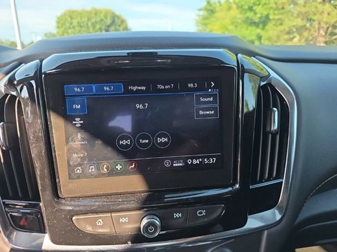 Used 2021 Chevrolet Traverse LT AWD/4WD image 19