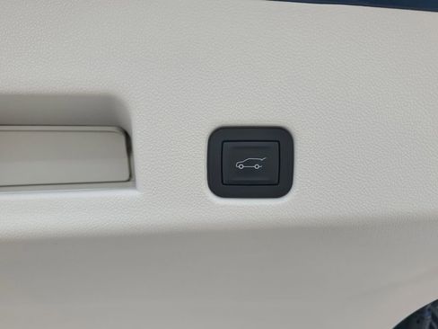 Used 2025 Buick Enclave Avenir w/ Super Cruise Package image 28