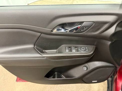 Used 2019 GMC Acadia SLT image 14