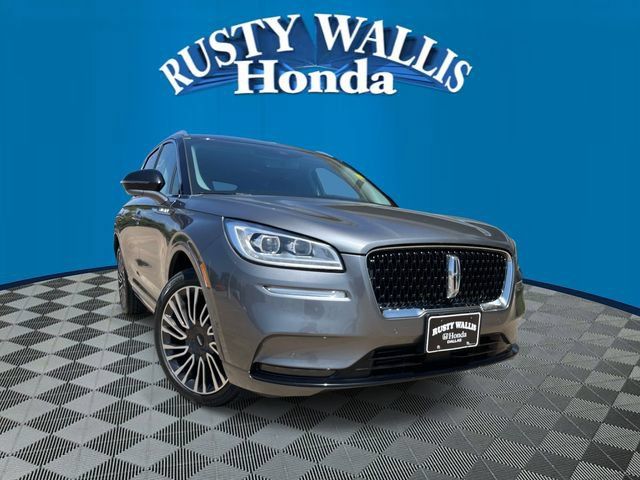 Used 2022 Lincoln Corsair Reserve w/ Equipment Group 201A AWD/4WD image 2