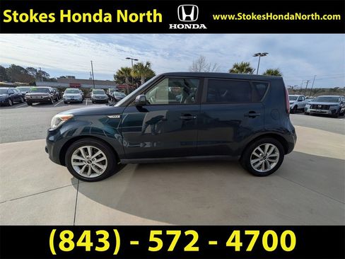 Used 2017 Kia Soul + image 7