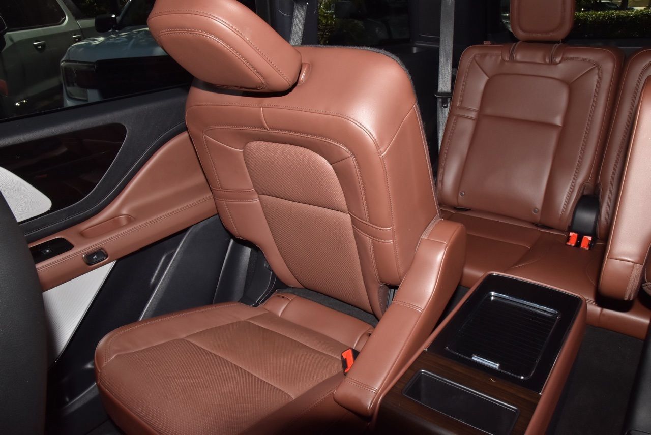 Certified 2026 Lincoln Aviator Reserve AWD/4WD image 21