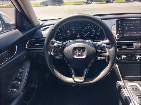 Used 2018 Honda Accord Touring image 13