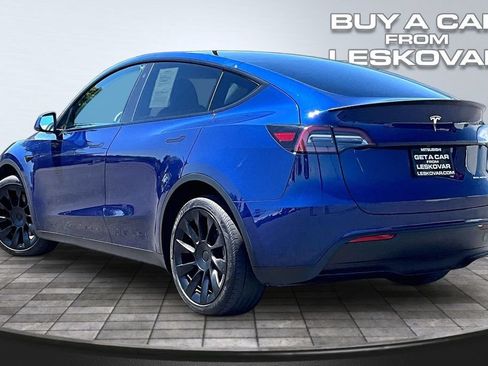 Used 2023 Tesla Model Y Long Range AWD/4WD image 2