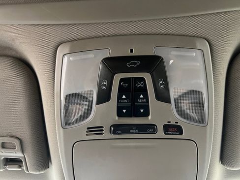 Used 2018 Toyota Sienna XLE image 39